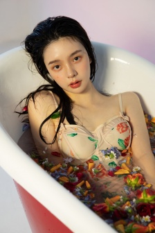 漂亮的女邻居6